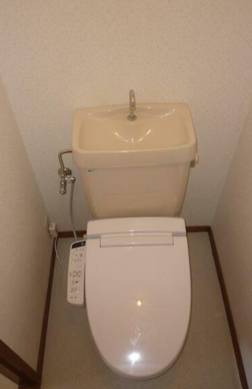 調布市布田５丁目の賃貸マンションのトイレ