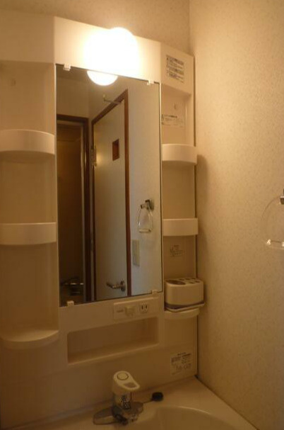 調布市布田５丁目の賃貸マンションの洗面所