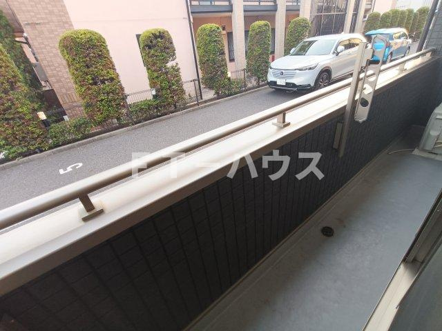 船橋市駿河台１丁目のアパートのバルコニー