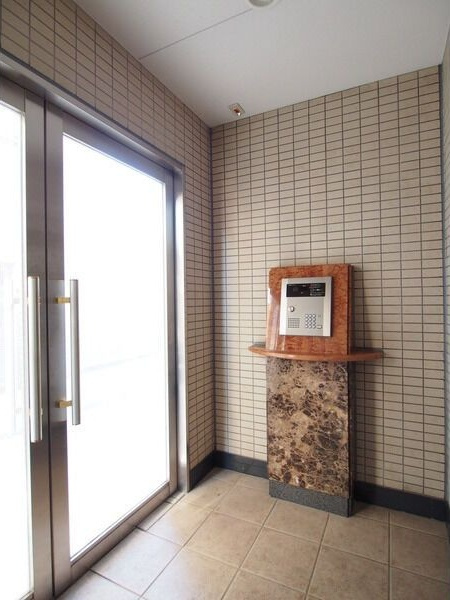 Residence bojoh(レジデンスボジョー)のエントランス
