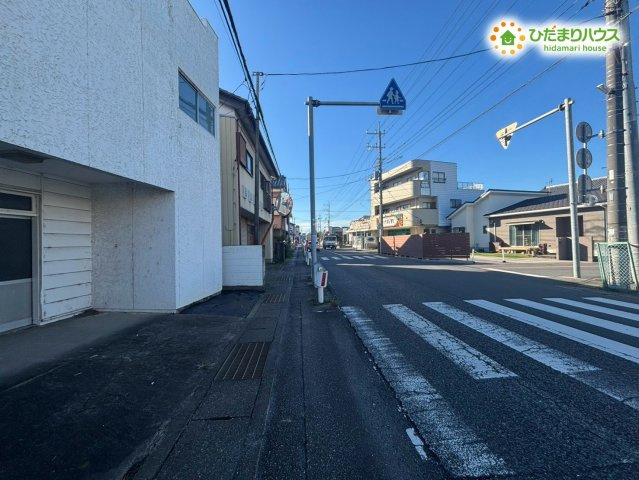 売地　本庄市東台1丁目の前面道路含む現地写真