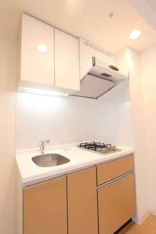 プラウドフラット鶴見Ⅱのキッチン|内装カラーは部屋によって異なりますので現地にて確認下さい。※参考写真