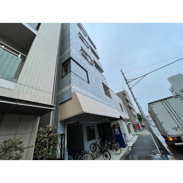 FLAT474ビルの外観