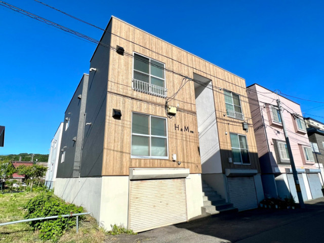 Ｈ＆Ｍ川沿