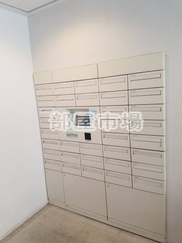 ファインクレスト入谷のその他共用部分|メールボックス・宅配ボックス