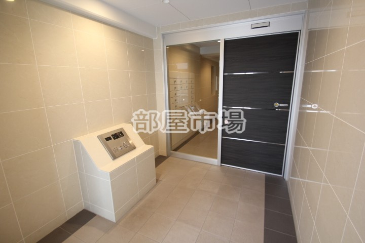 ファインクレスト入谷のエントランス