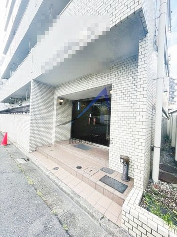 エンゼルハイム梅屋敷第2のエントランス|エントランスです。