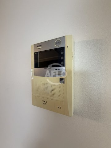 日生ロイヤルマンション十三のセキュリティ|インターホン