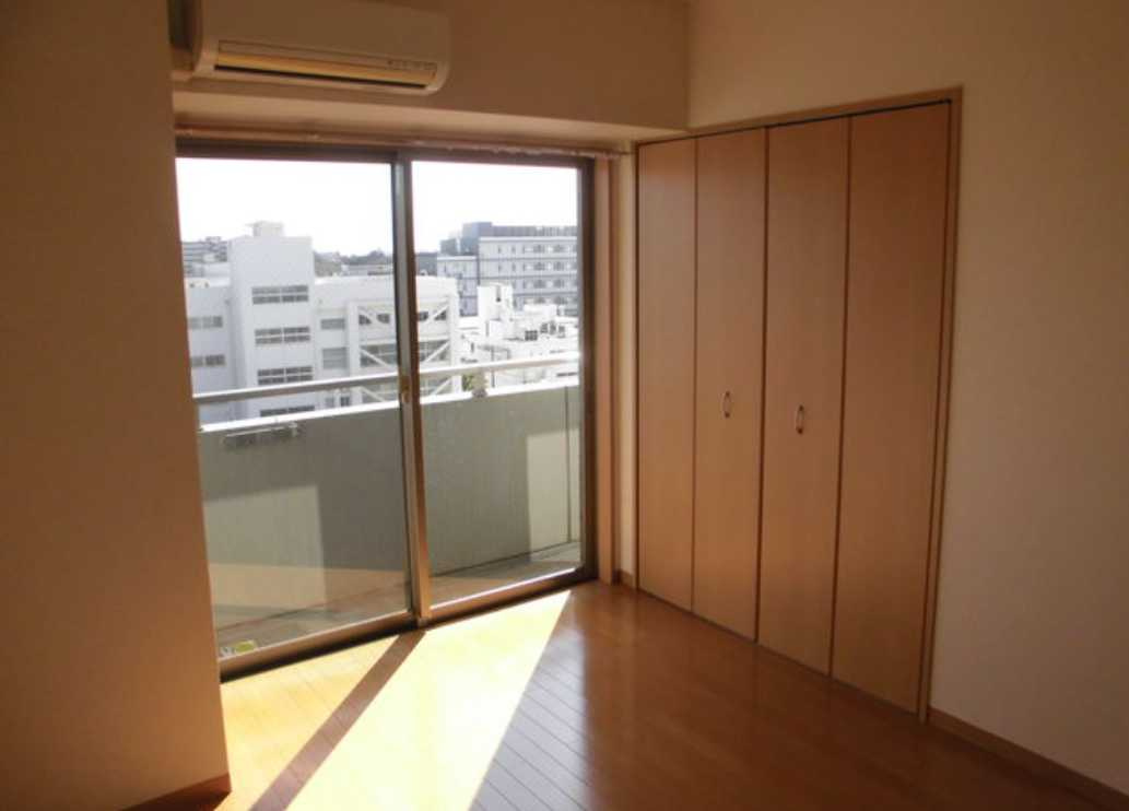 COZYCOURT三軒茶屋TOKYO　三井ホーム施工　陽当たり良好　高層階の居間・リビング