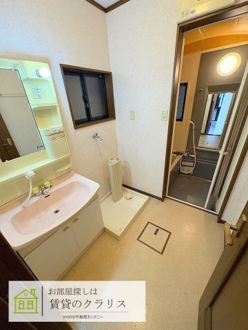 南区久世殿城町 貸家の洗面所