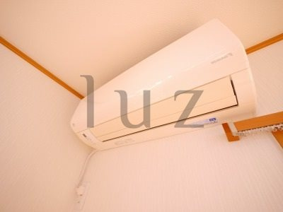 横浜市南区永田南２丁目のテラスの設備|エアコン完備で1年通して過ごしやすいです。