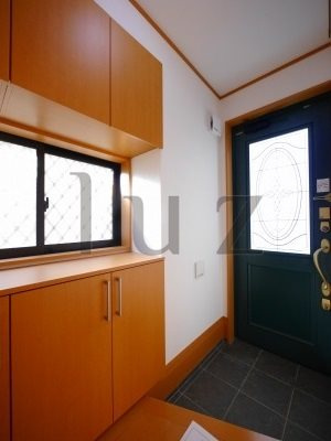 横浜市南区永田南２丁目のテラスの玄関|広々とした玄関スペースです。