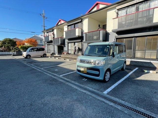 ハーモニーハイツ北野A棟の駐車場