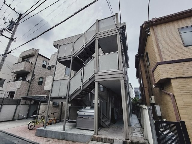 セレ中延のエントランス