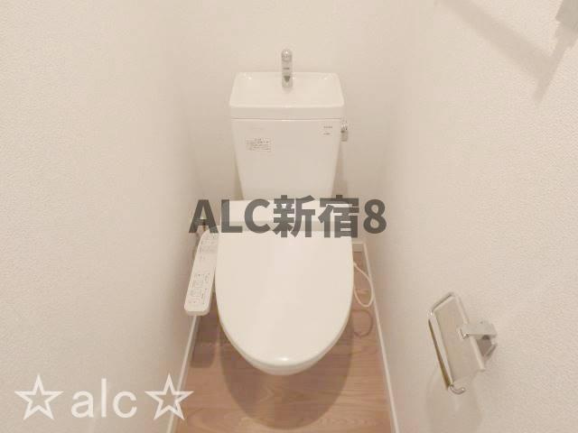 新宿区中井１丁目の賃貸マンションのトイレ|コンパクトで使いやすいトイレです