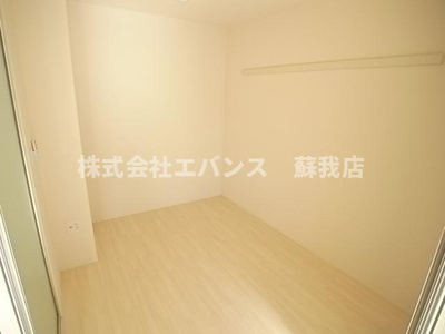 【寝室】 | ユニヴァリィ　ルークス | 開放的な寝室です