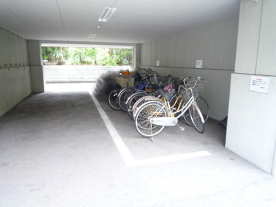 ★屋根付き駐輪場★