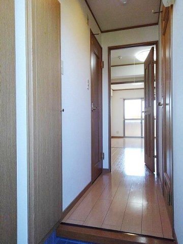 レルベ保田窪の玄関