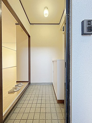 シャトー芝の玄関