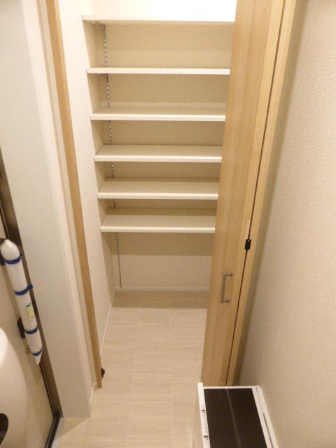 ラシーネ　メープルの玄関