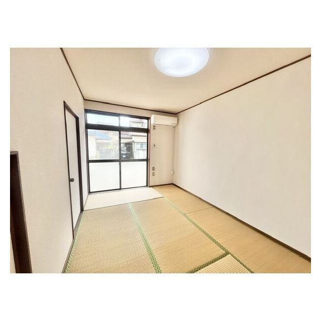 岐阜市鷺山のアパートの居間・リビング