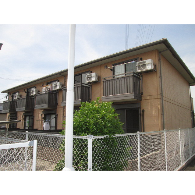 岐阜市茜部菱野３丁目のアパートの外観