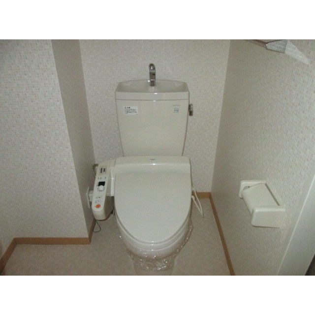 岐阜市茜部菱野３丁目のアパートのトイレ