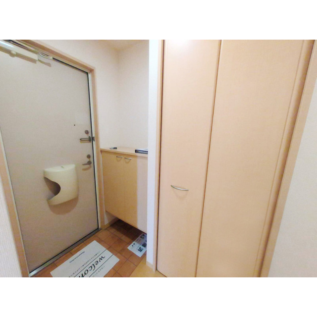 エトワール花の木　Ａの玄関