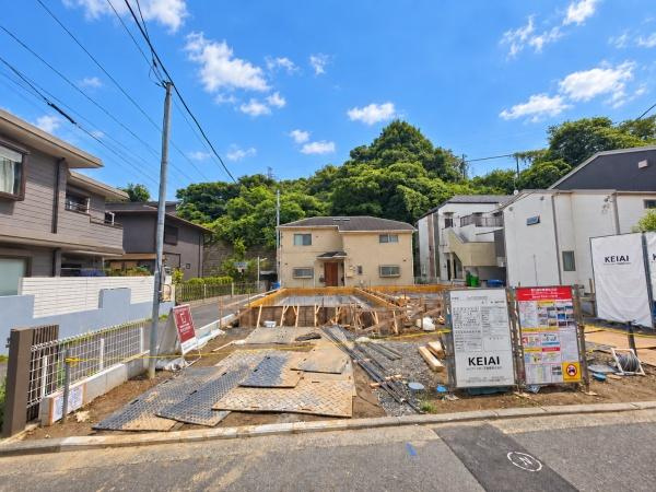 横浜市港北区仲手原２丁目の新築一戸建の前面道路含む現地写真|現在建築中の為、同仕様物件のご案内をさせて頂きます。
お車でご自宅まで送迎承ります。