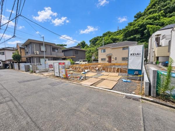 横浜市港北区仲手原２丁目の新築一戸建の前面道路含む現地写真|現在建築中の為、同仕様物件のご案内をさせて頂きます。
お車でご自宅まで送迎承ります。