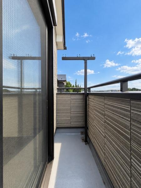 横浜市戸塚区平戸町の新築一戸建のバルコニー|陽当り良好のバルコニー！
風通しもよく気持ちいいです