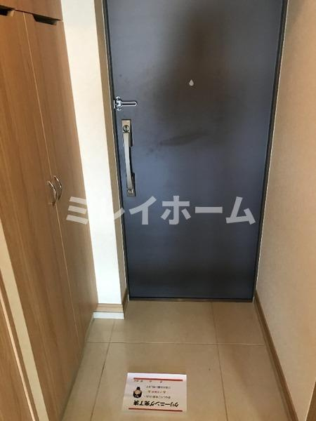ルーブル大鳥居伍番館の玄関