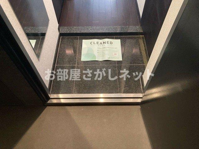 パレステュディオ　九段＜北の丸＞の玄関