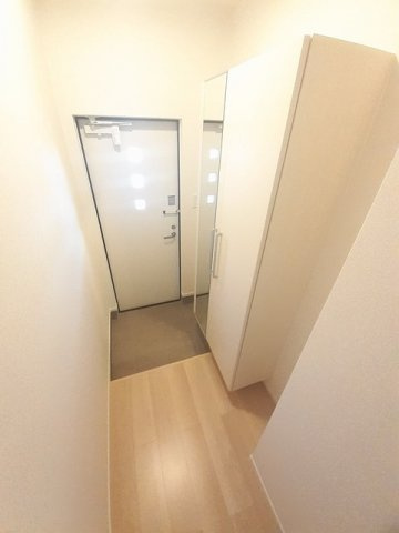 ウイング五番館の玄関