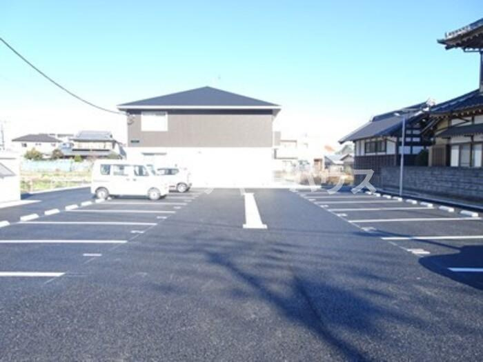 キアラの駐車場