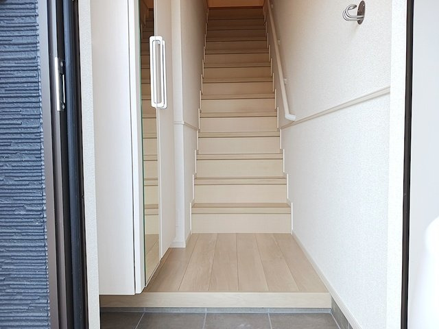 ビオレタＢの玄関