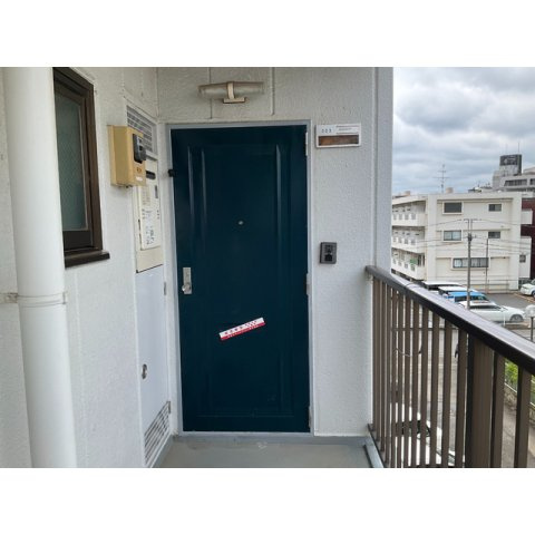 コーポベルの玄関