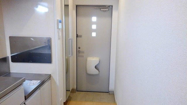 ウィスティリアの玄関