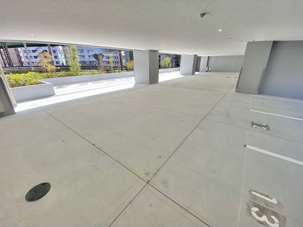 S-RESIDENCE本郷Ⅱの駐車場