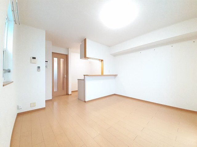 寿町イリーデの居間・リビング|ゆったり過ごせる居間です