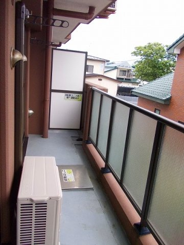 フォンダシオンのバルコニー|外からの目が気にならないバルコニーで洗濯物が干せます