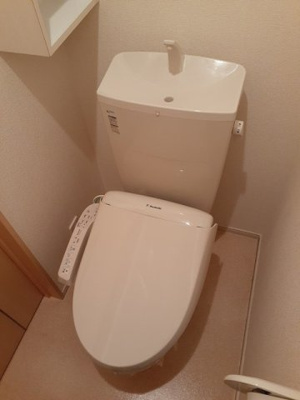 【トイレ】 | エアリー　ヴィラ　Ａ | コンパクトで使いやすいトイレです