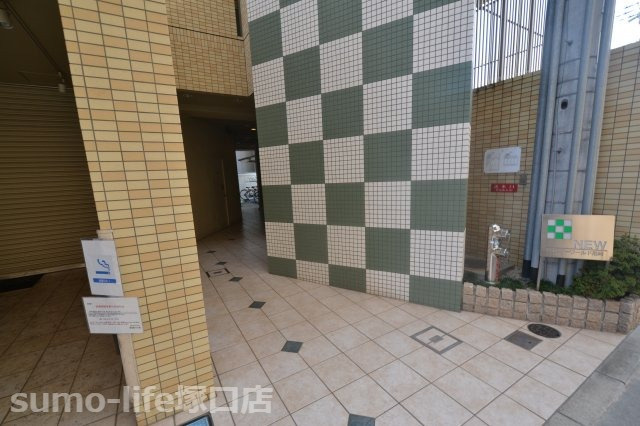NEW尼崎のエントランス