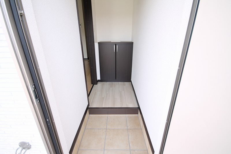 Ｆｏｒｅｓｔ Ｃｏｕｒｔ　Ｍの玄関|写真は105号室