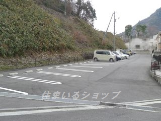 ヒルズ・レインボー　Ｂの駐車場