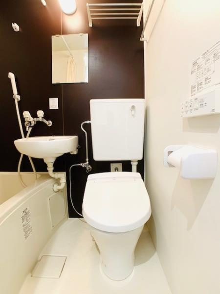 アーデル飛田給のトイレ|落ち着いた色調のトイレです