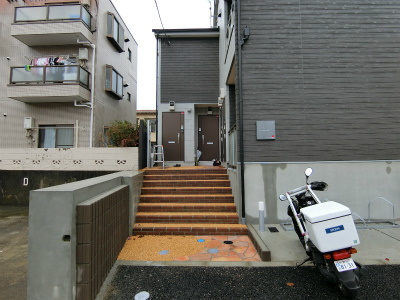 リブリ・シェリール 中野の外観|外観は落ち着いています