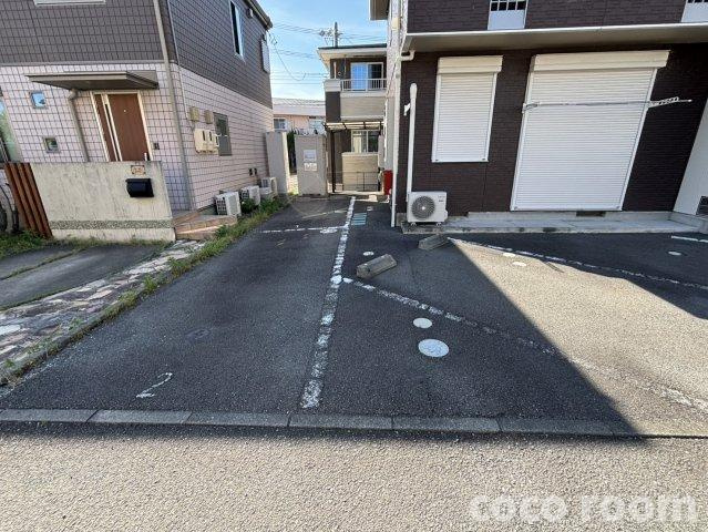 エクレールの駐車場