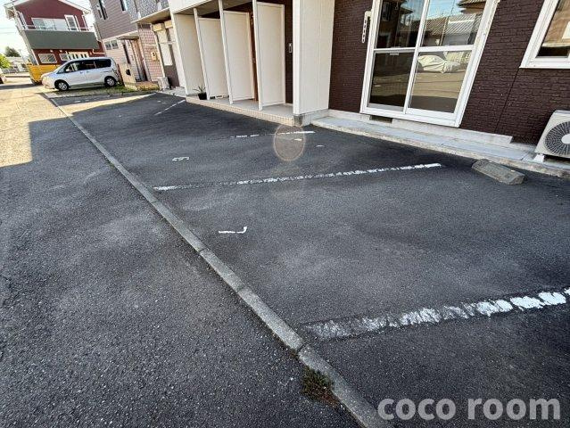 エクレールの駐車場