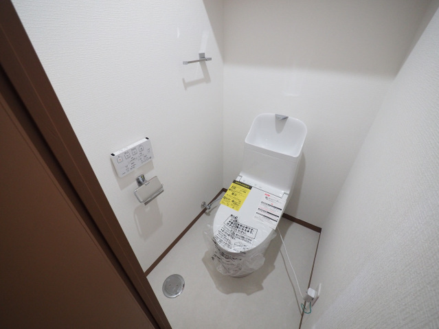 ロッコー上八丁堀グランドマンションのトイレ|温水洗浄便座付き
